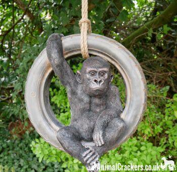 Gorille se balançant sur une vieille balançoire de corde de pneu, décoration d'ornement de jardin d'arbre de nouveauté, cadeau d'amant de singe ou de singe 6