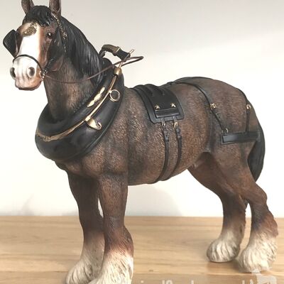 Leonardo grand 22cm Bay Shire Cart Heavy Horse dans la figurine d'ornement de harnais, coffret cadeau