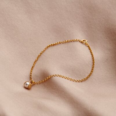 9ct Gold Pearl And Shell Charm Bracelet