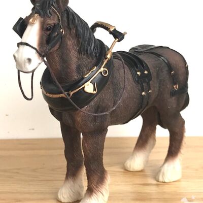 Leonardo Bay Shire Cart Heavy Horse dans la figurine d'ornement de harnais, coffret cadeau