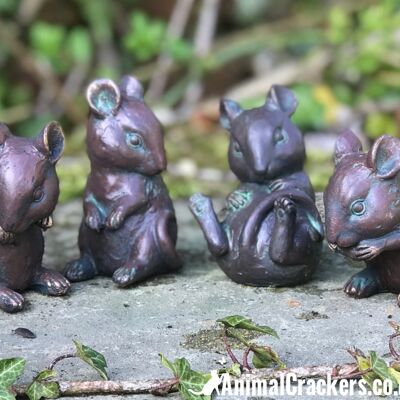 Juego de 4 bonitos adornos de ratones con efecto de latón antiguo, decoración de ratones, regalo para amantes del jardín