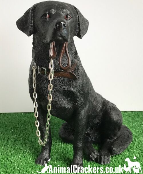 Black Labrador 18cm ornament figurine quality lifelike Leonardo range Gift boxed