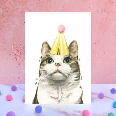 Tarjeta de cumpleaños con pompón de gato atigrado y blanco