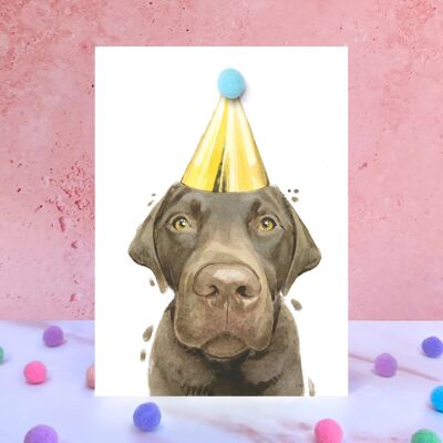 Tarjeta de cumpleaños con pompón de perro labrador chocolate
