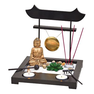 Buddhagarten ZEN Set, Buddha 10cm H, Gong, Schläger, Teelichthalter für 2er Teelicht, Kunstpflanze, Decko Sand, Steine, Rechen, Räucherstäbchenhalter mit 3 Räucherstäbchen aus Holz, Metall Schwarz (B/H/T) 22x22x22cm