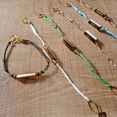 LOT of 6 amulet bracelets / natural silk cord €9.50 each