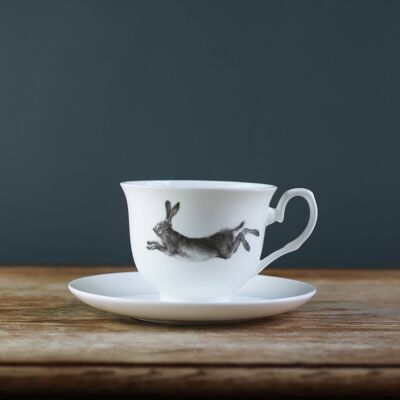 Taza de té y platillo de porcelana fina Running Hare