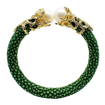 Perlenarmband in grünem Galuchat mit Perlen
