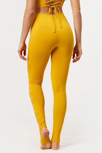 Karma Legging 2.0 en Mostaza 3