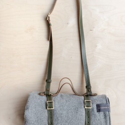 Leather Picnic Carrier with Shoulder Strap - Olive Leather