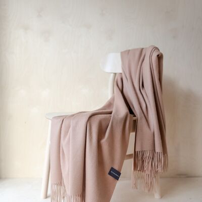 Cashmere Knee Blanket in Blush