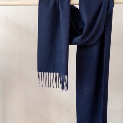 Lambswool Men's Scarf in Navy