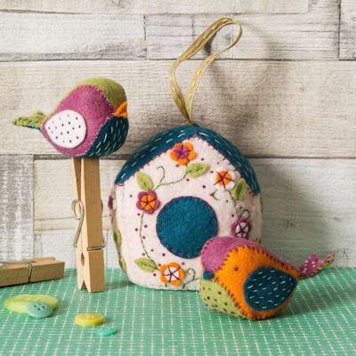 Kit artigianale in feltro Birdhouse e due uccelli