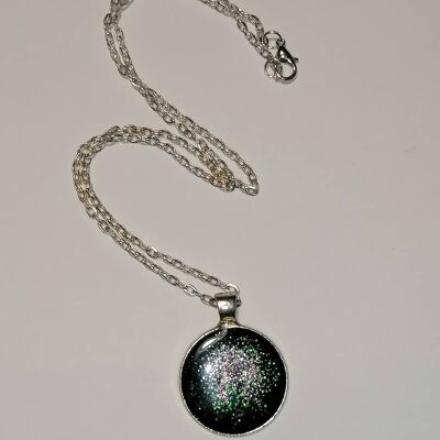 Pendentif noir irisé 1