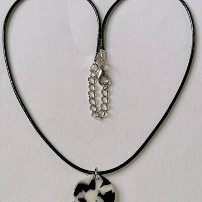 Pendentif rond noir blanc 3