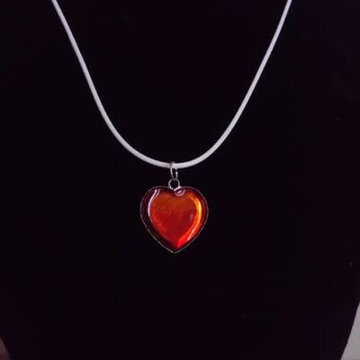Collier coeur rouge clair