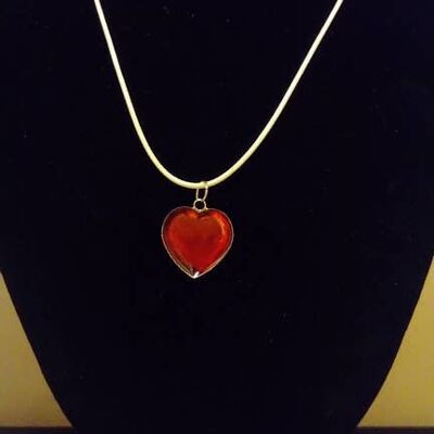 Collier coeur rouge orangé