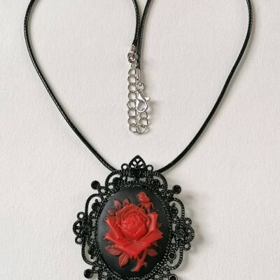 Collier gothique fleur rouge noir