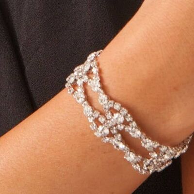 Crystal bracelet with small rhombus decoration
