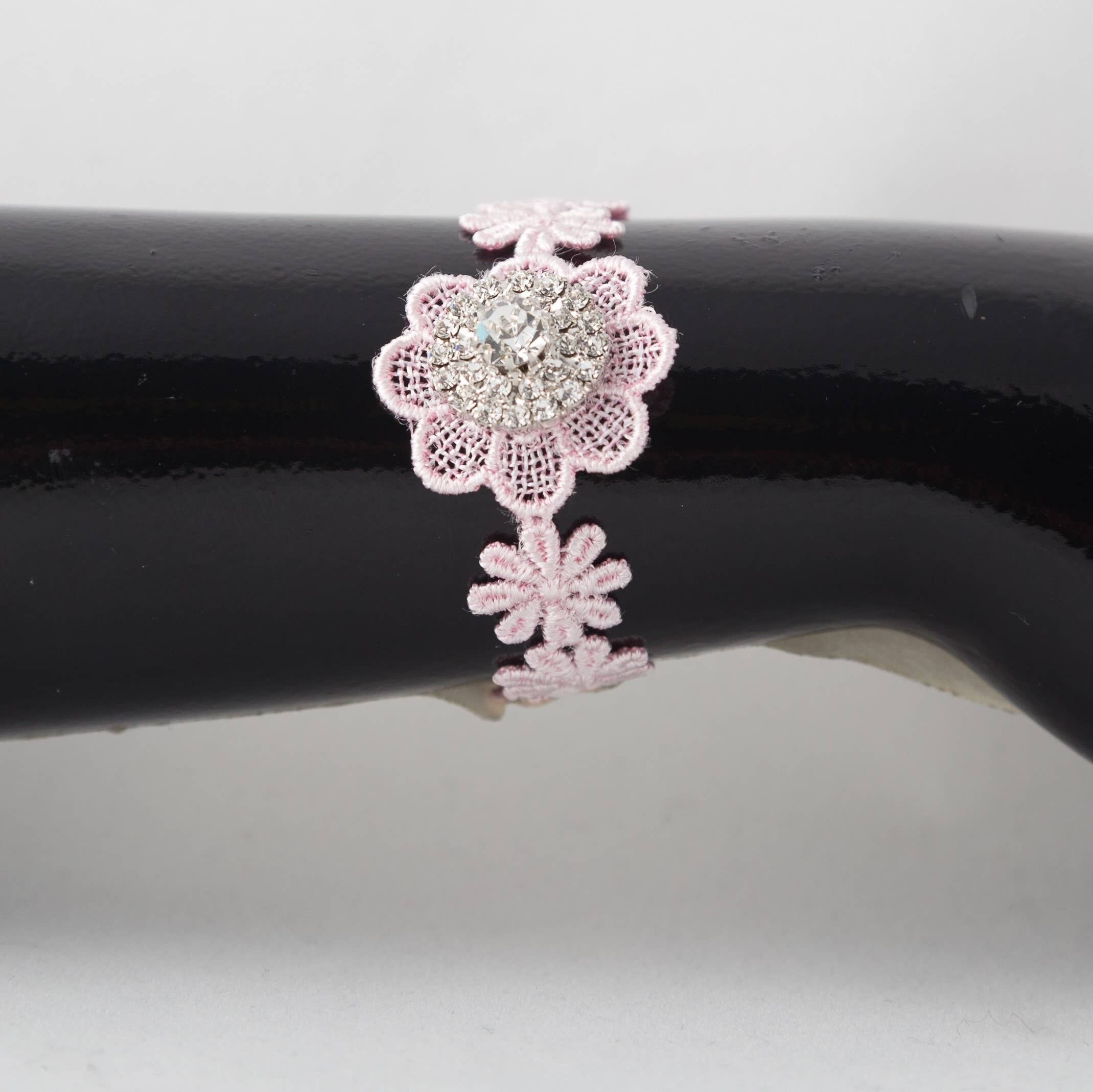 Bracciale macramè con cupcake in cristalli