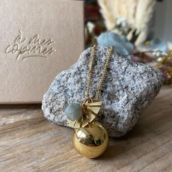 Bohemian-style pregnancy bola in gold plated with its labradorite stone 2