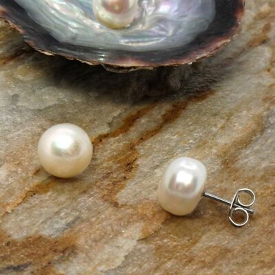 Pendiente de botón de perla natural de plata esterlina