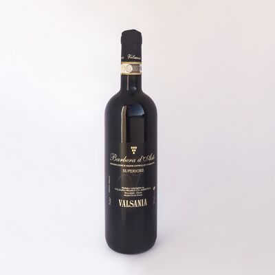 BARBERA D'ASTI SUPERIORE DOCG Red wine, dry, pleasant on the palate with a light hint of wood. Aging in large oak barrels for a minimum of 18 months.
