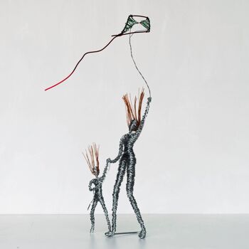 Sculpture Maman et Fille au Cerf-Volant, Art Contemporain 2