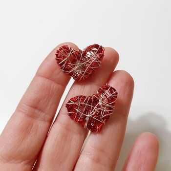 Clous de coeur rouge, boucles d'oreilles de sculpture d'art de fil, boucles d'oreilles de coeur noir 2