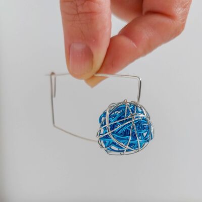 Wire-Wrapped Ball Brooch Blue