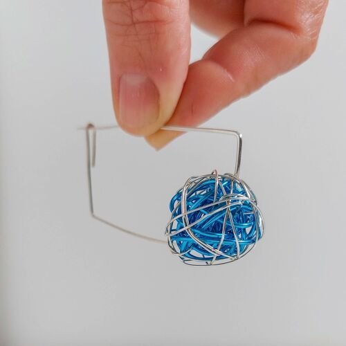 Wire-Wrapped Ball Brooch Black