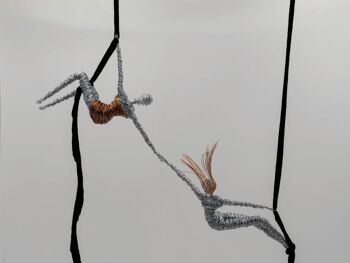 Figures d'acrobates féminines Sculptures en fil de fer 1