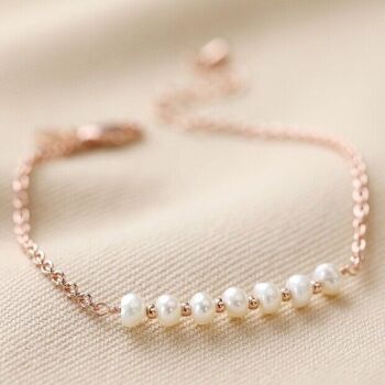 Bracelet chaîne en or rose et perle d'eau douce 3