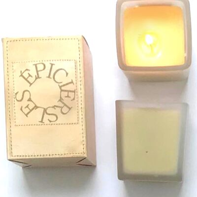 Scented candle_Leather and vetiver fragrance