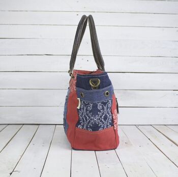 Grand sac à main Sunsa en denim recyclé et toile rouge. Sac à bandoulière durable. 9