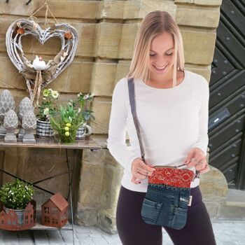Petit sac à bandoulière Sunsa fabriqué à partir de jeans et de toile recyclés. 2