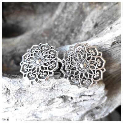 Filigree mandala brooch for jackets without buttons, handkerchiefs, close capes, shawls, Valentine's Day gift, original gift for mother