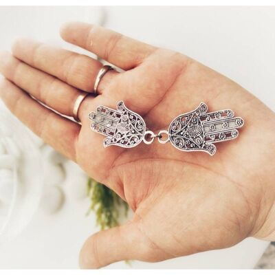 Hand of Fatima brooch, brooch to close jackets without buttons, fasten handkerchiefs, fasten ponchos, closure clips, useful gift for mom, number one accessory in sales, women's fashion store