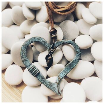 Collier coeur ancien antique, pendentif coeur vintage, collier cuivre et turquoise, beau collier avec pendentif cuivre, pour une maman spéciale 3