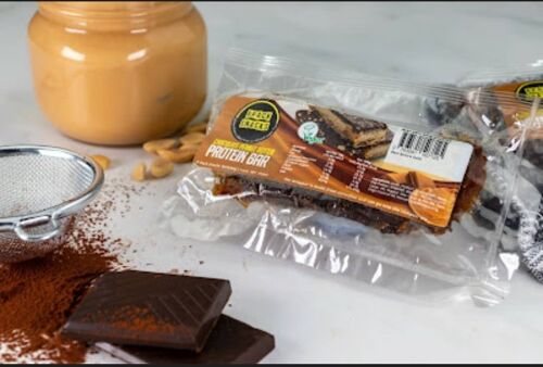 Chocolate Peanut Butter Bar (19g Protein)