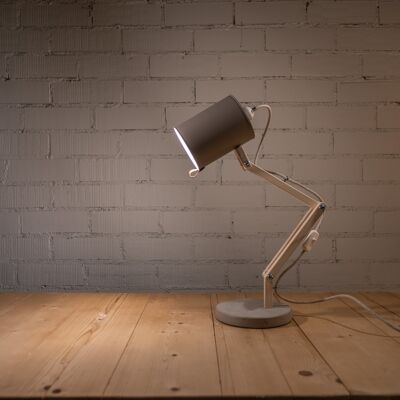 Lámpara de escritorio de madera natural, Spielberg con foco gris koala