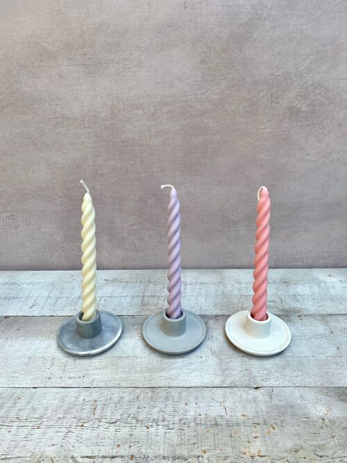 Round concrete candle holder