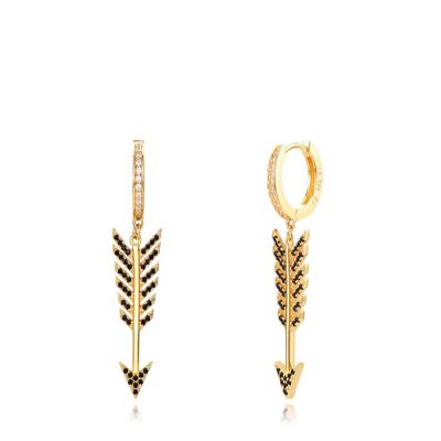 Arrow hoop earrings - 13+27 mm - black zirconia - gold plated