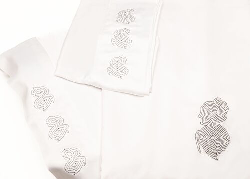 Bamboo Bedding Set - Embroidered - Lady of the Victorian Brooch