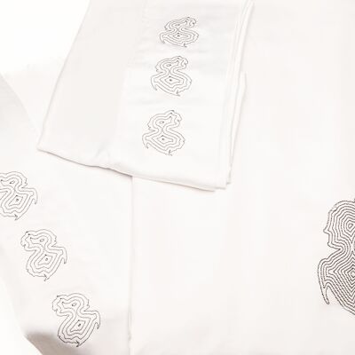 Bamboo Bedding Set - Embroidered - Lady of the Victorian Brooch