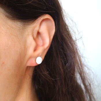 Boucles d'oreilles - Puces blanc moucheté 4