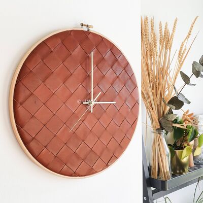 RELOJ DE PARED DE CUERO TEJIDO A MANO – L– MARRÓN COGNAC