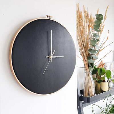 RELOJ DE PARED DE CUERO – L – NEGRO