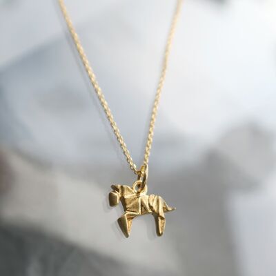 Collana mini cavallo origami in argento dorato