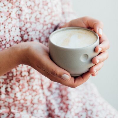 Tazas de capuchino con punto de reposo - gris arena